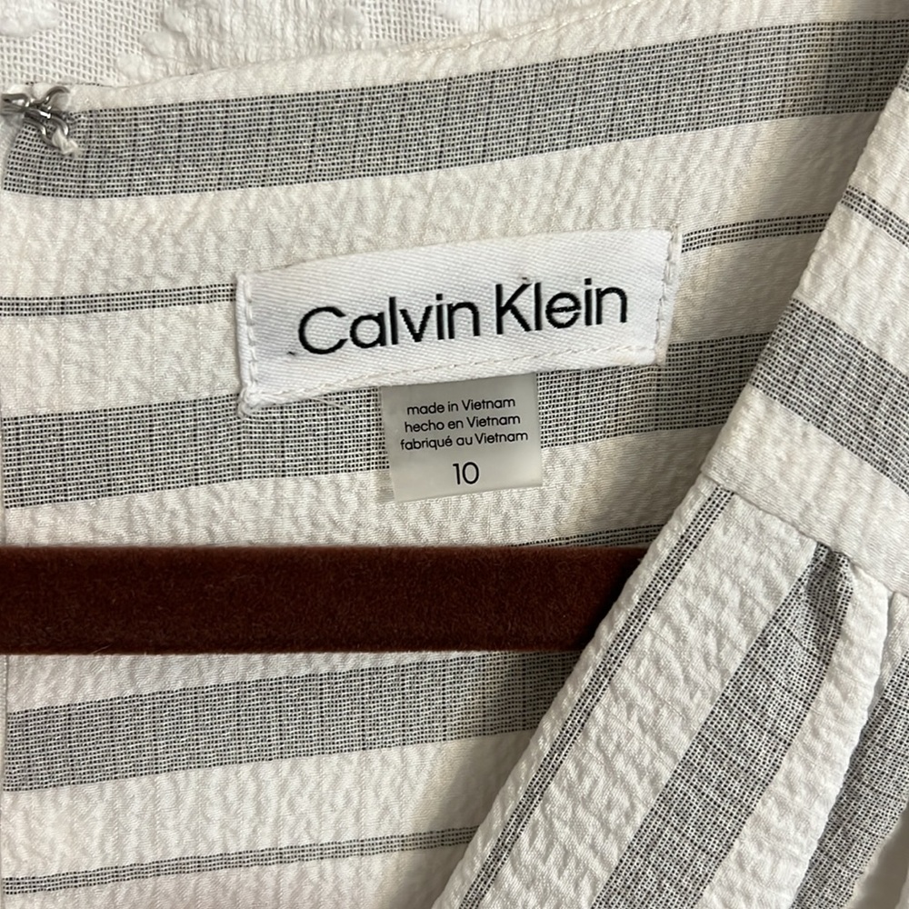Calvin Klein gray & white dress, size 10, only worn once, like new condition - Picture 3 of 7